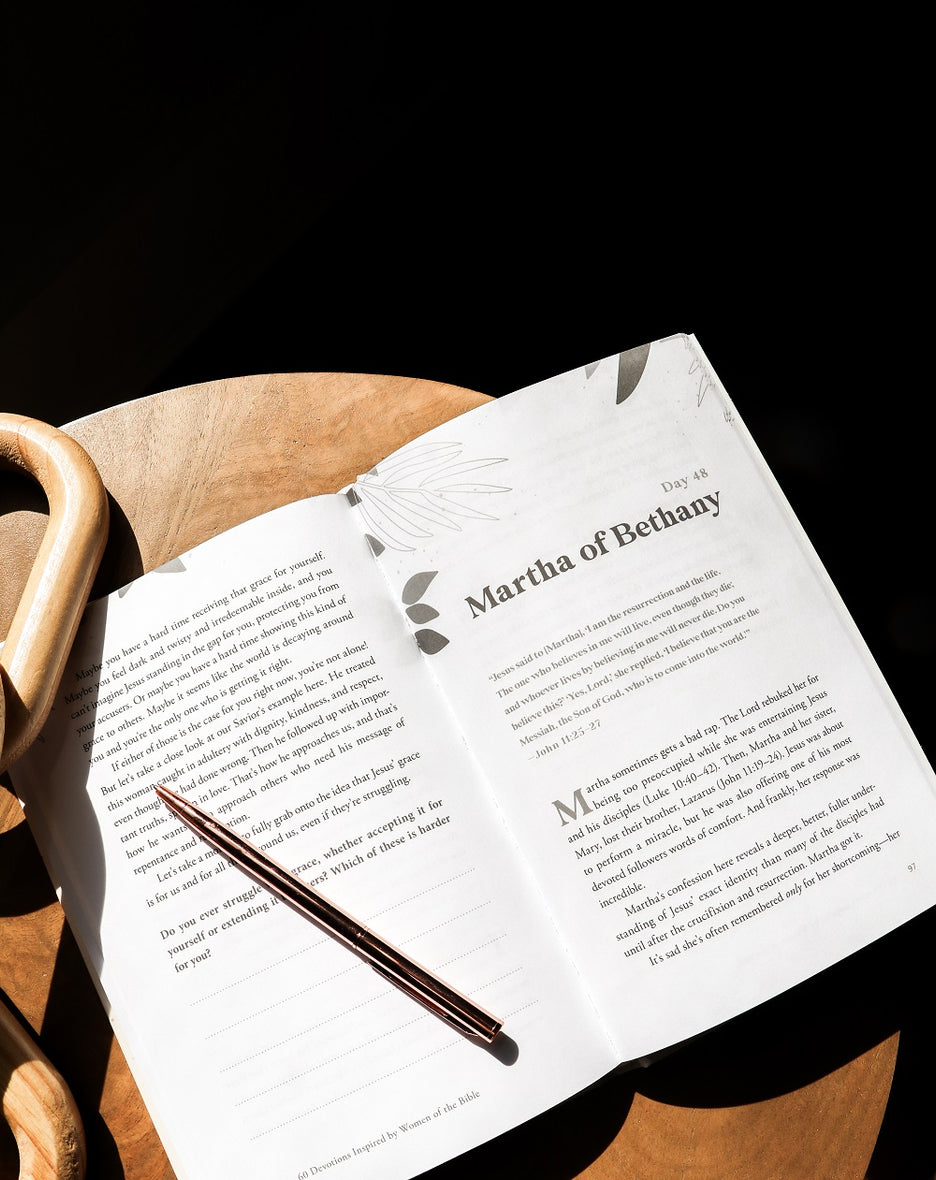 12 Daring Women of the Bible Study Guide + Devotional Bundle