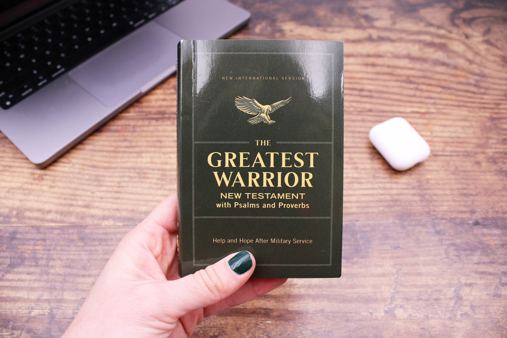 NIV, The Greatest Warrior New Testament with Psalms and Proverbs, Pocket-Sized, Paperback, Comfort Print: Help and Hope after Military Service