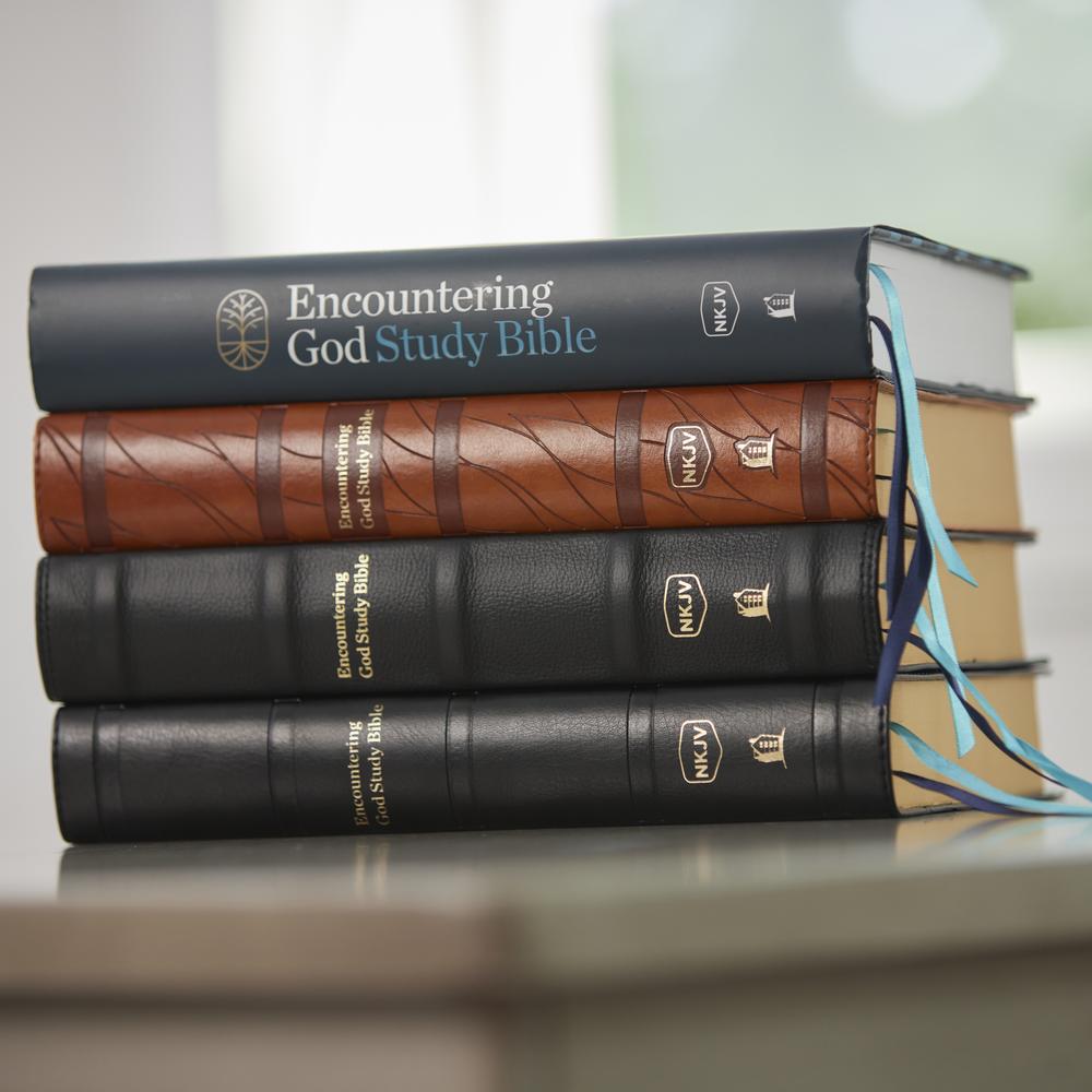 NKJV, Encountering God Study Bible, Red Letter, Comfort Print