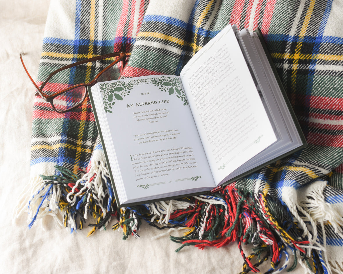 A Christmas Carol Devotional: 25 Advent Reflections from Charles Dickens's Beloved Classic