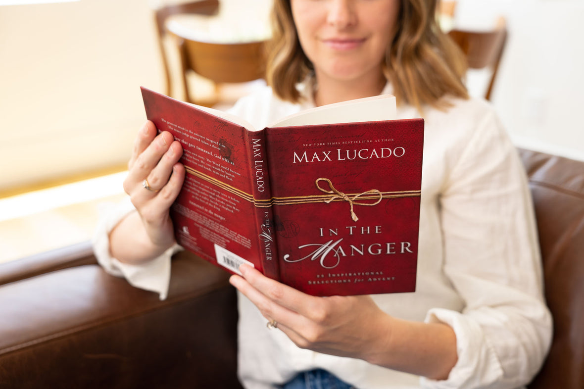 In the Manger 5-Pack Bundle: 25 Inspirational Selections for Advent