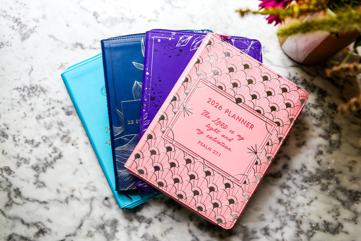 2026 NKJV 16-Month Scripture Planner, Zippered Leathersoft, Pink, The Lord Is My Light