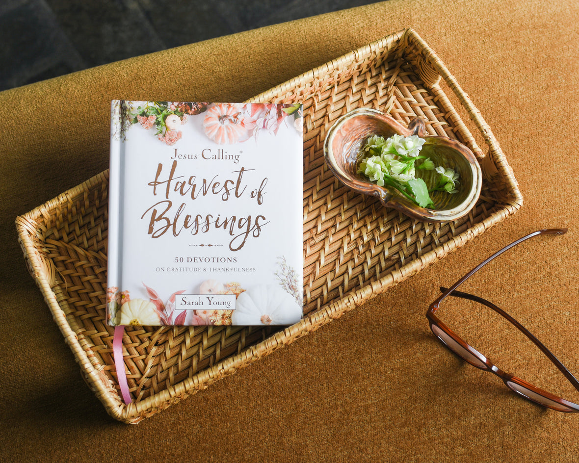 Jesus Calling: Harvest of Blessings: Padded Hardcover, with Full Scriptures: 50 Devotions  on Gratitude and Thankfulness