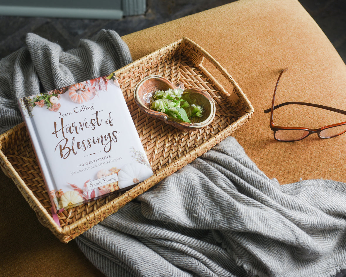 Jesus Calling: Harvest of Blessings: Padded Hardcover, with Full Scriptures: 50 Devotions  on Gratitude and Thankfulness