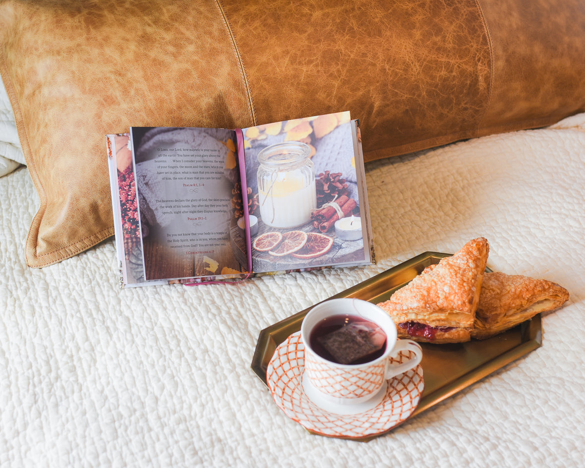 Jesus Calling: Harvest of Blessings: Padded Hardcover, with Full Scriptures: 50 Devotions  on Gratitude and Thankfulness