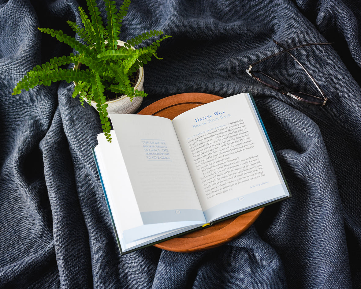 Let the Journey Begin: Finding God's Best for Your Life – The Perfect Christian Graduation Gift to Celebrate Your Grad