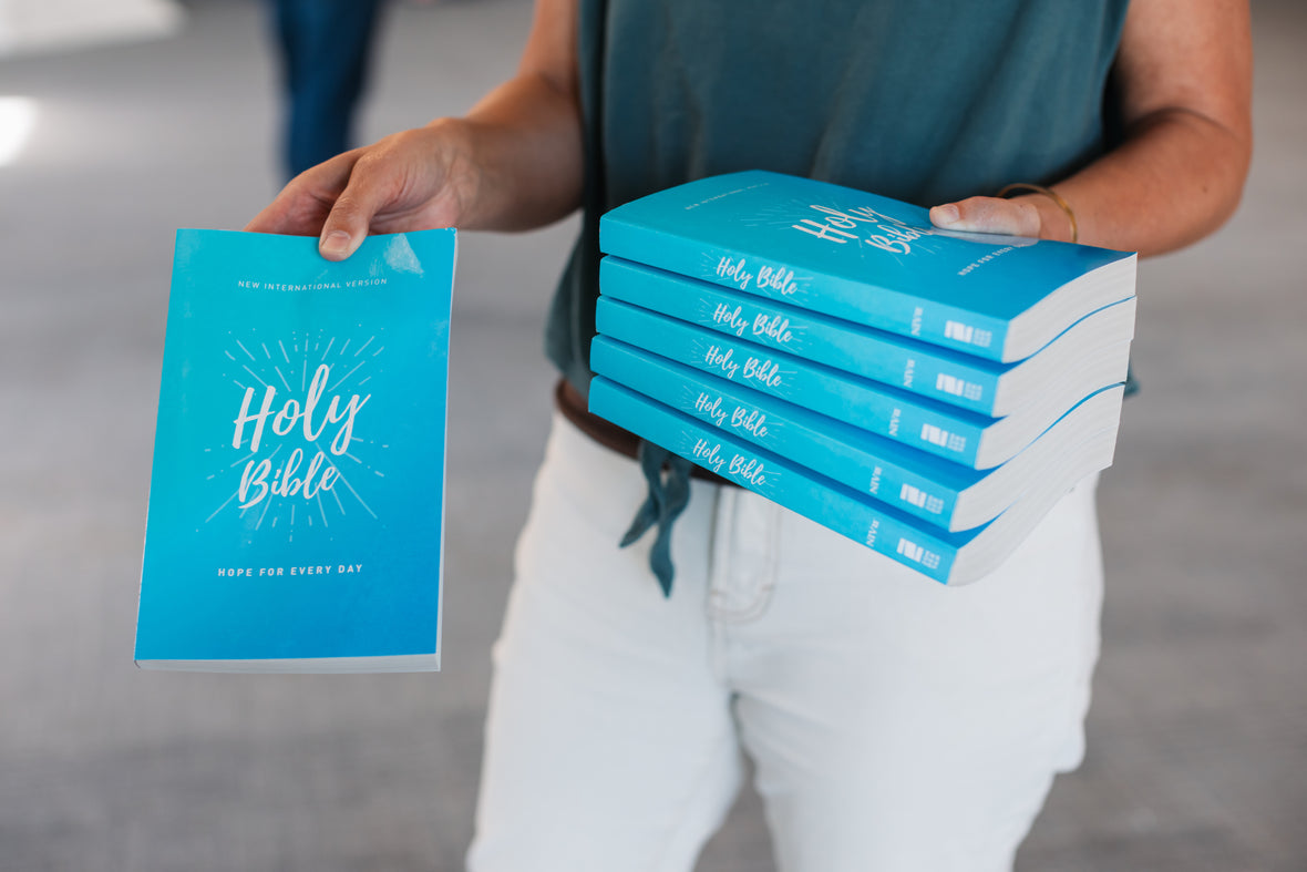 NIV, Holy Bible, Economy Edition, Paperback, Comfort Print: Hope for Every Day