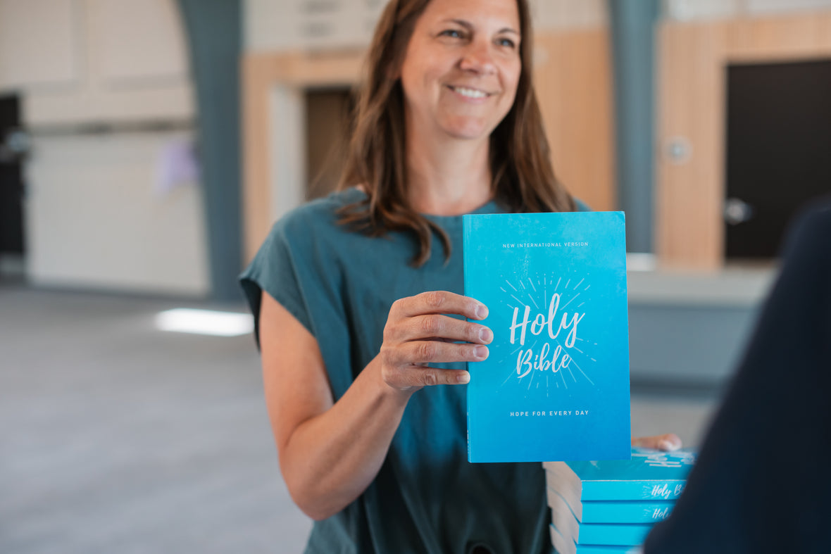 NIV, Holy Bible, Economy Edition, Paperback, Comfort Print: Hope for Every Day