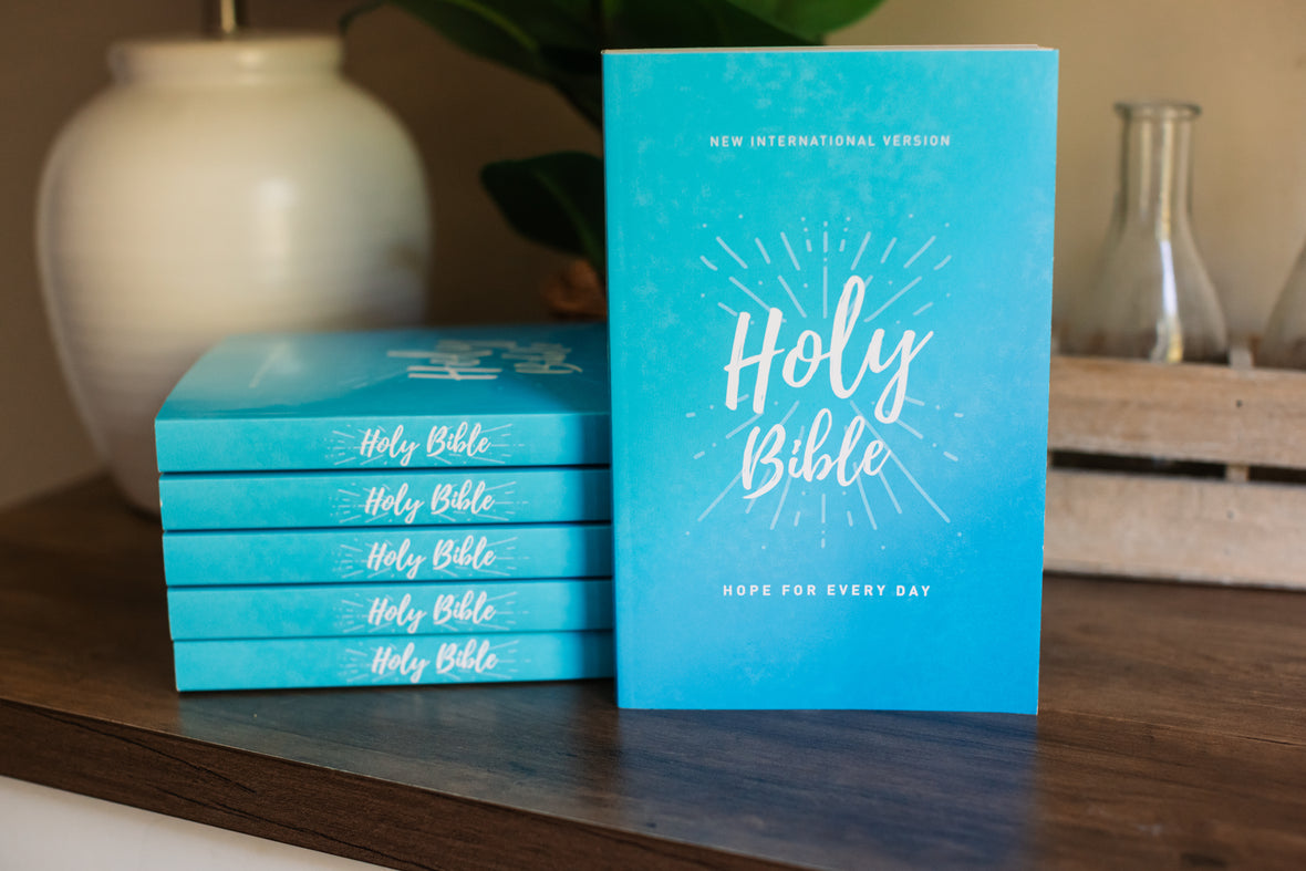 NIV, Holy Bible, Economy Edition, Paperback, Comfort Print: Hope for Every Day