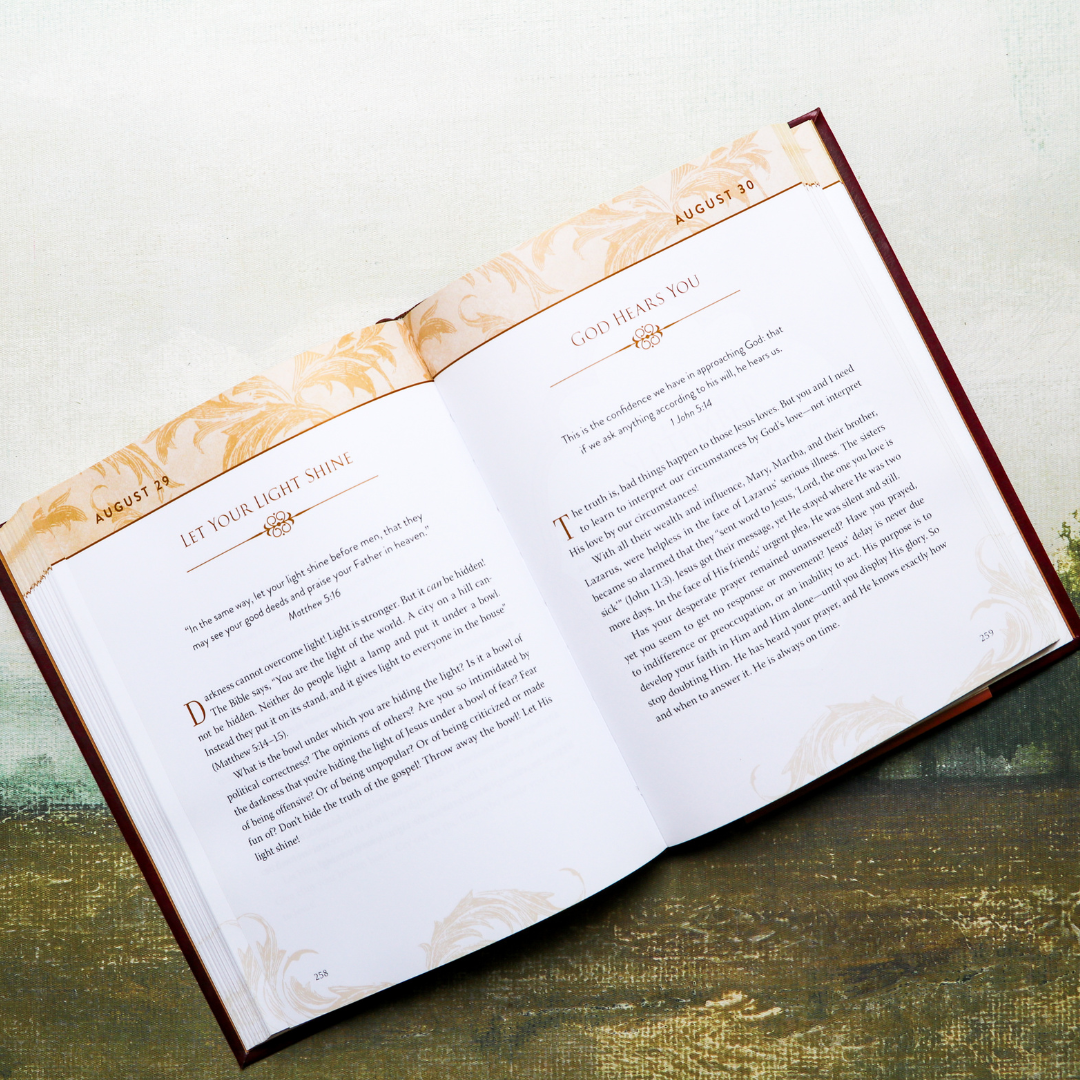 Fixing My Eyes on Jesus: Daily Moments in His Word (A 365-Day Devotional)