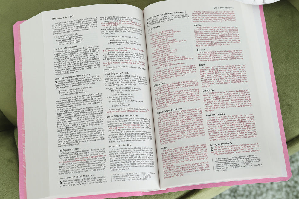 NIV, Gift and Award Bible, Leather-Look, Red Letter Edition, Comfort Print