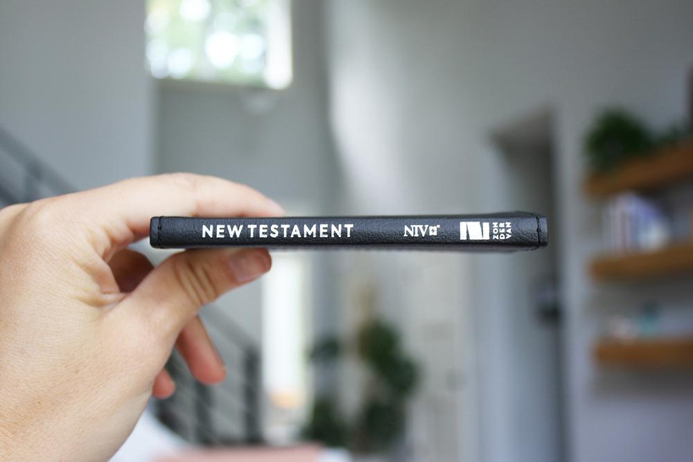 NIV, Shirt Pocket New Testament, Leathersoft, Black, Comfort Print