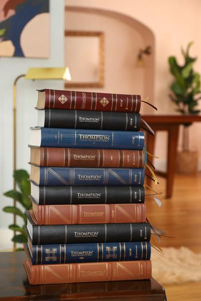 NIV, Thompson Chain-Reference Bible, Handy Size, Red Letter Edition, Comfort Print