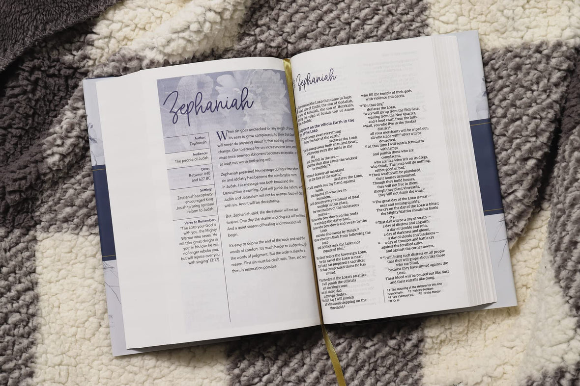 NIV, Women’s Devotional Bible, Comfort Print – FaithGateway
