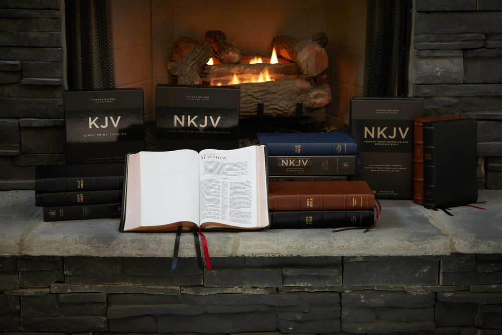 KJV, Reference Bible, Center-Column Giant Print, Premier Collection, Comfort Print