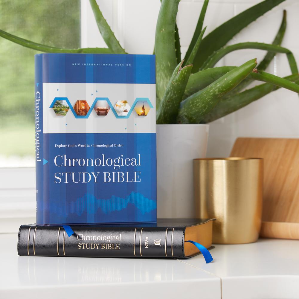 NIV, Chronological Study Bible, Comfort Print: Holy Bible, New International Version